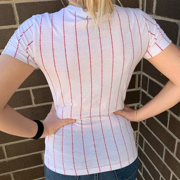 Ladies Reds tee ⚾️♥️⚾️ - Picture 2 of 3